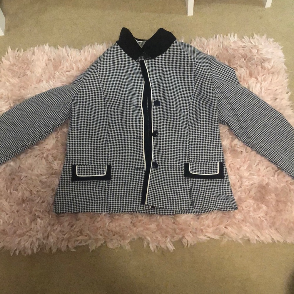 Women’s petite blazer.